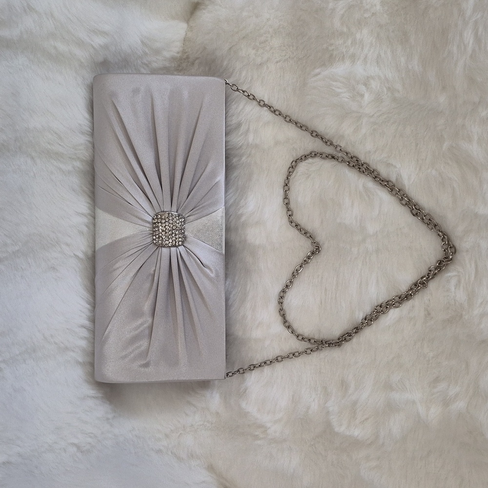 Elegant Silver Satin Clutch Bag With Detachable Crossbody Straps